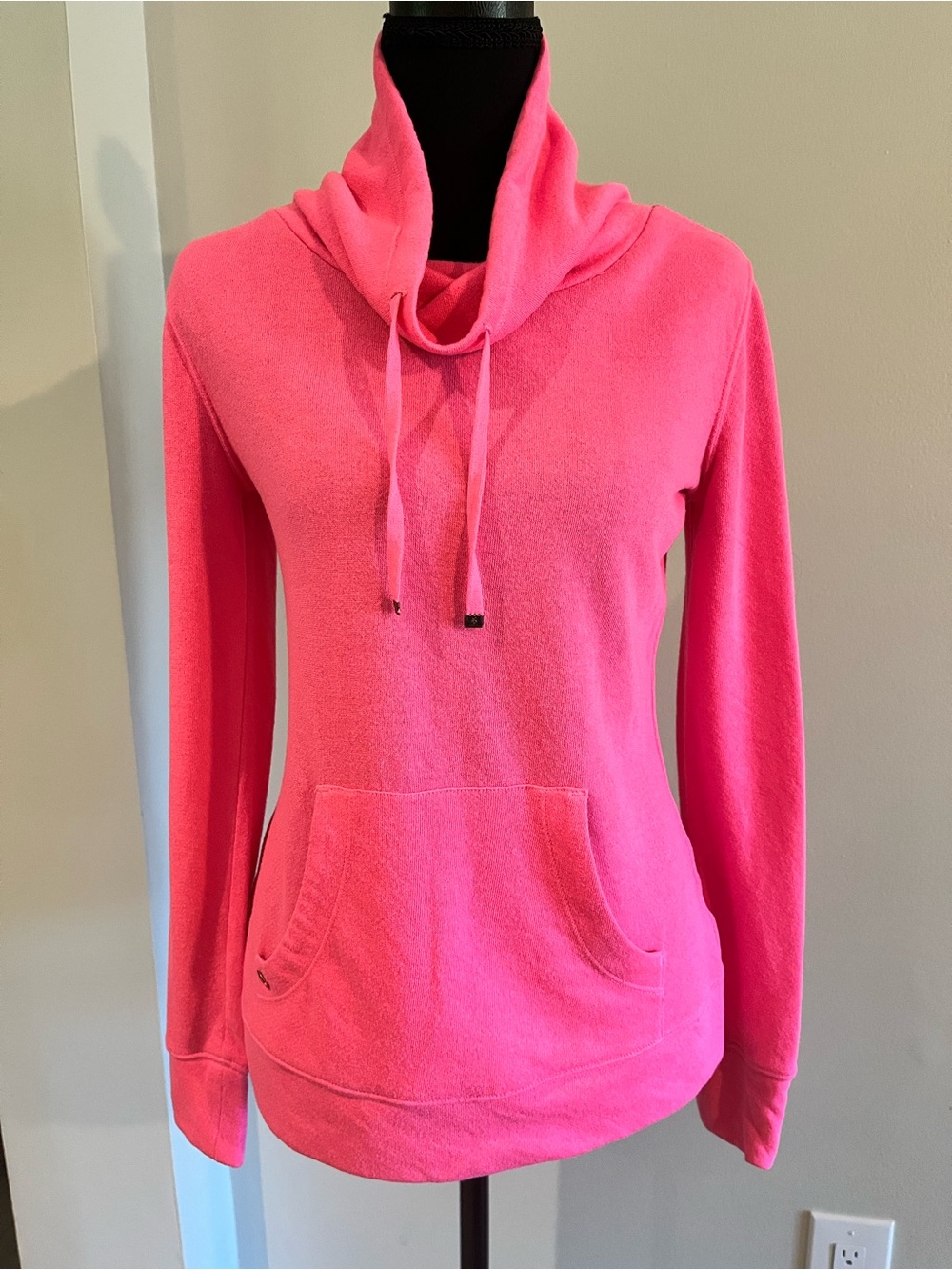 Lilly Pulitzer Pink Cowl Neck Pullover Sz XS Pit to Pit 17